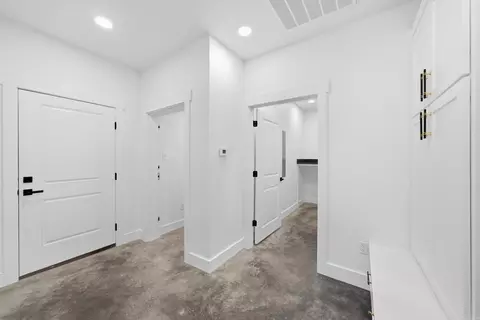 Entry Way - 270 Arrowhead Rd, Greenbrier, AR 72058 photo 4 of 6