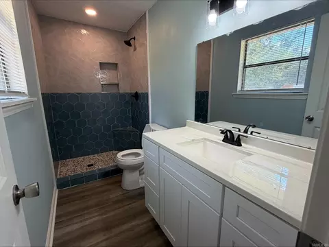 Bath - 2104 West St, Conway, AR 72032 photo 2 of 2