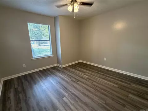 Bedroom - 2104 West St, Conway, AR 72032 photo 3 of 6