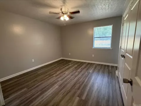 Bedroom - 2104 West St, Conway, AR 72032 photo 5 of 6