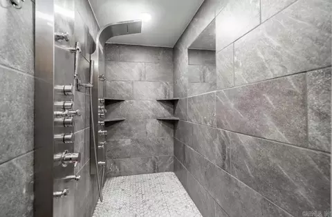 Bath - 125 Boyette Loop, Malvern, AR 72104 photo 6 of 6
