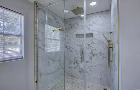 Bath - 15520 Birch Dr, Alexander, AR 72002 photo 4 of 4