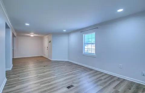 Living - 15520 Birch Dr, Alexander, AR 72002 photo 4 of 5