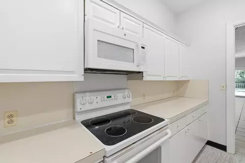 Kitchen - 19 Westridge Dr, Pine Bluff, AR 71603 photo 4 of 4