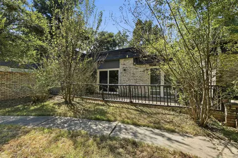 Exterior - 19 Westridge Dr, Pine Bluff, AR 71603 photo 5 of 9