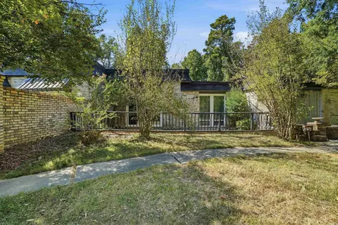 Exterior - 19 Westridge Dr, Pine Bluff, AR 71603 photo 6 of 9