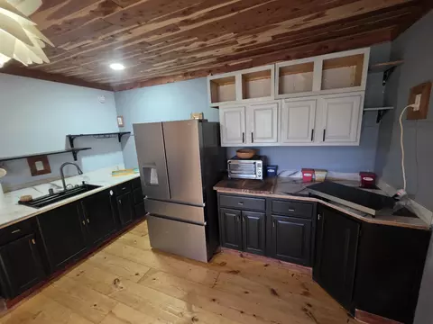 Kitchen - 706 E Main St, Hardy, AR 72542 photo 3 of 4