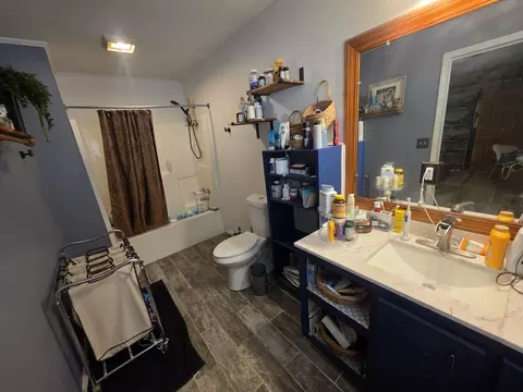 Bath - 706 E Main St, Hardy, AR 72542 photo 5 of 8