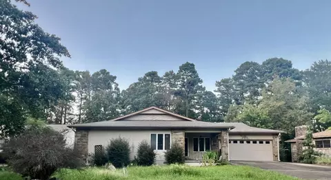 82 Almazan Way, Hot Springs Village, AR 71909