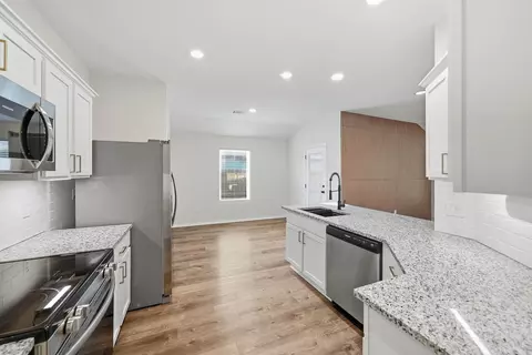 Kitchen - 1230 Crotale St, Conway, AR 72034 photo 1 of 1