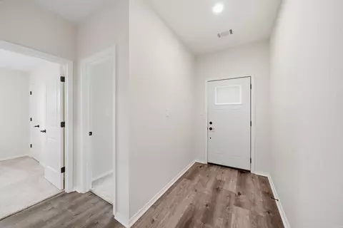Entry Way - 1230 Crotale St, Conway, AR 72034 photo 4 of 6