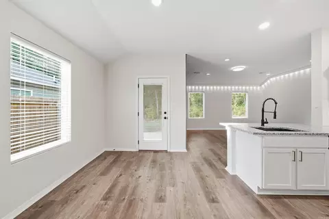 Entry Way - 1230 Crotale St, Conway, AR 72034 photo 3 of 6
