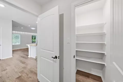 Entry Way - 1230 Crotale St, Conway, AR 72034 photo 5 of 6
