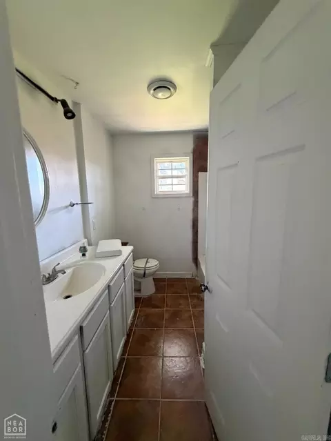 Bath - 1209 Reed Ave, Trumann, AR 72472 photo 2 of 2