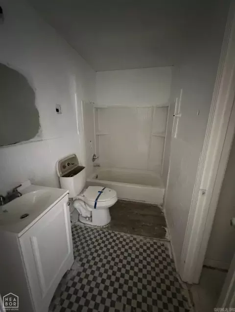 Bath - 1209 Reed Ave, Trumann, AR 72472 photo 1 of 2