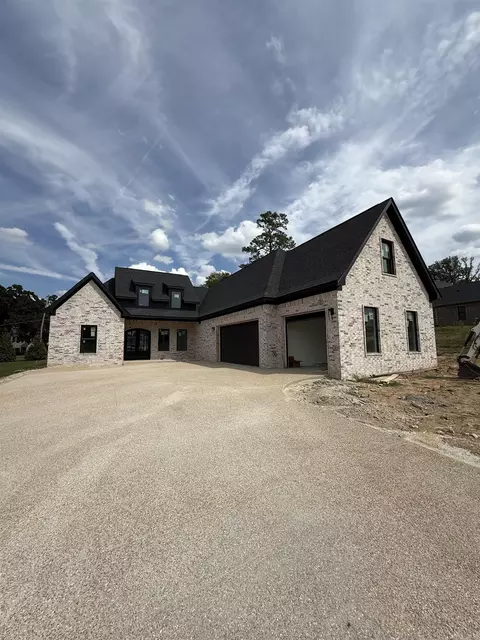 209 Arlington Park Dr, Hot Springs, AR 71901