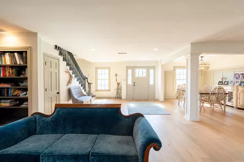 Entry Way - 5 White Oak Ct, Searcy, AR 72143 photo 2 of 2