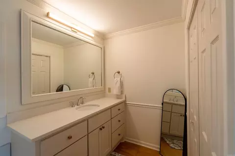 Bath - 5 White Oak Ct, Searcy, AR 72143 photo 3 of 9