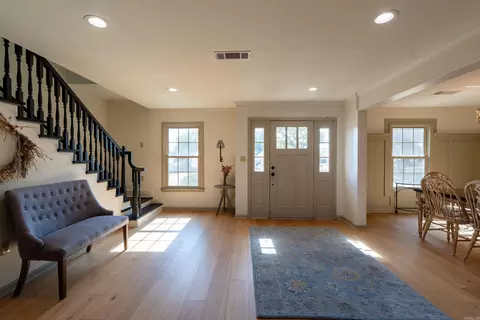 Entry Way - 5 White Oak Ct, Searcy, AR 72143 photo 1 of 2