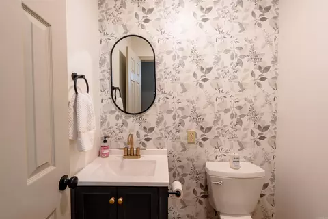 Bath - 5 White Oak Ct, Searcy, AR 72143 photo 1 of 9