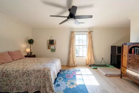 Bedroom - 5 White Oak Ct, Searcy, AR 72143 photo 3 of 6
