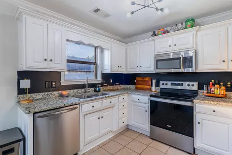 Kitchen - 17 Orchid Ln, Cabot, AR 72023 photo 1 of 3