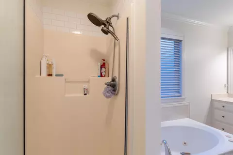 Bath - 17 Orchid Ln, Cabot, AR 72023 photo 1 of 4