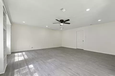 Living - 37 Forrest Ct, Conway, AR 72034 photo 2 of 12