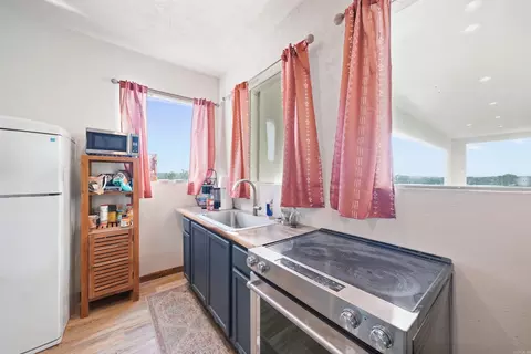 Kitchen - 653 Fox Den Rd, El Paso, AR 72045 photo 6 of 7