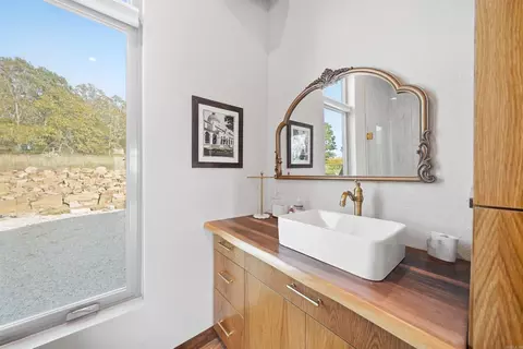 Bath - 653 Fox Den Rd, El Paso, AR 72045 photo 9 of 10