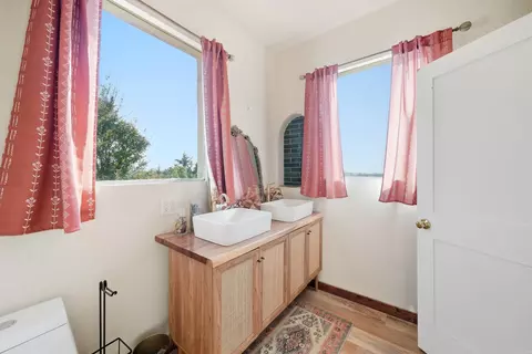 Bath - 653 Fox Den Rd, El Paso, AR 72045 photo 2 of 10