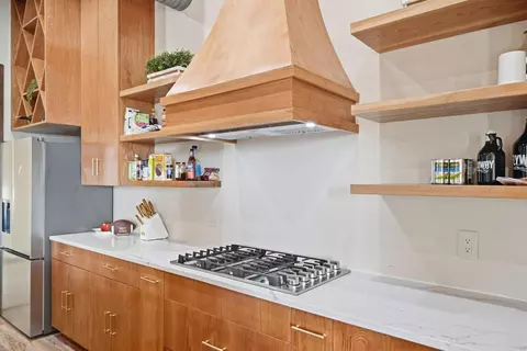 Kitchen - 653 Fox Den Rd, El Paso, AR 72045 photo 3 of 7