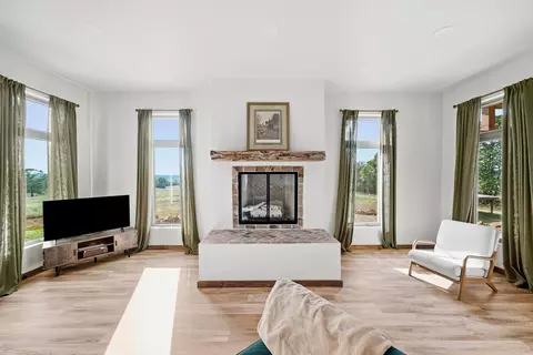 Living - 653 Fox Den Rd, El Paso, AR 72045 photo 2 of 4