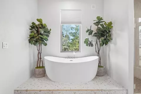 Bath - 653 Fox Den Rd, El Paso, AR 72045 photo 5 of 10