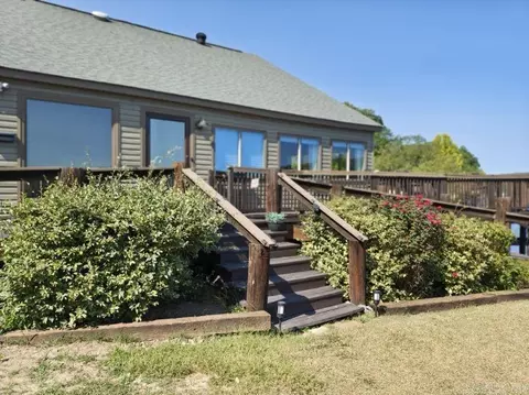180 Marina Pt, Hot Springs, AR 71913