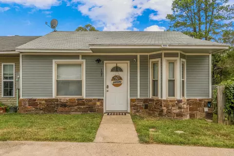 107 Chelle St, Hot Springs, AR 71901