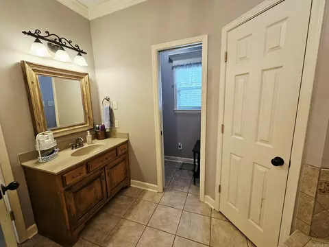 Bath - 116 Huffman Ct, Beebe, AR 72012 photo 3 of 6