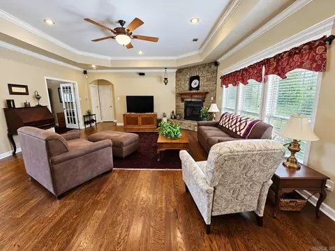 Living - 116 Huffman Ct, Beebe, AR 72012 photo 1 of 2
