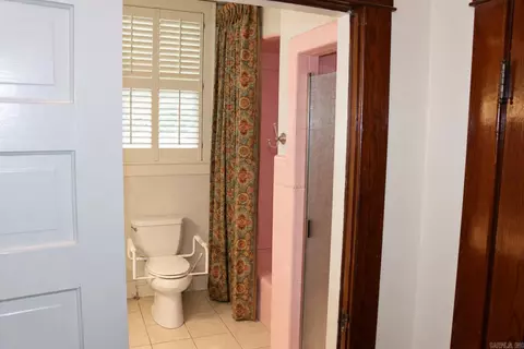 Bath - 304 S Pine St, Marvell, AR 72366 photo 1 of 4