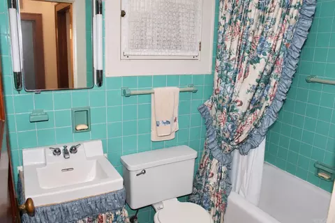 Bath - 304 S Pine St, Marvell, AR 72366 photo 4 of 4