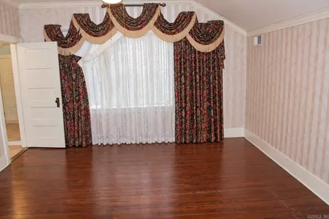 Bedroom - 304 S Pine St, Marvell, AR 72366 photo 3 of 9