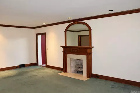 Living - 304 S Pine St, Marvell, AR 72366 photo 3 of 7