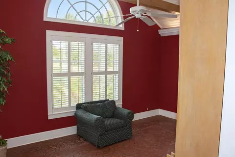 Living - 304 S Pine St, Marvell, AR 72366 photo 5 of 7
