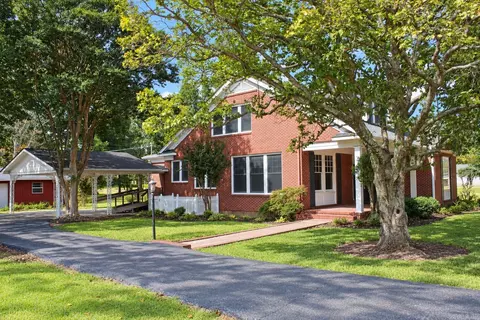Exterior - 304 S Pine St, Marvell, AR 72366 photo 3 of 7