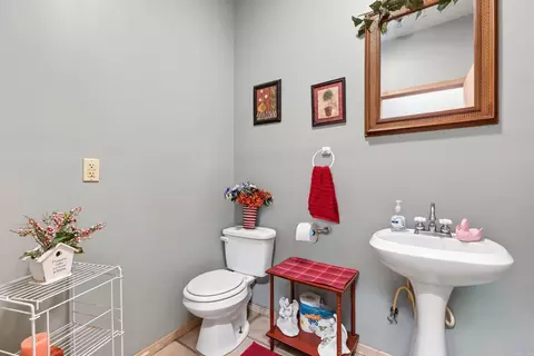 Bath - 2481 S Pointer Rd, Pine Bluff, AR 71603 photo 3 of 3