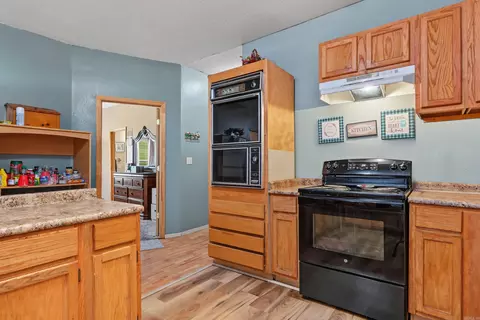 Kitchen - 2481 S Pointer Rd, Pine Bluff, AR 71603 photo 4 of 4