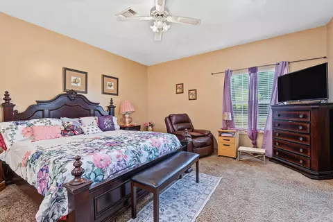 Bedroom - 2481 S Pointer Rd, Pine Bluff, AR 71603 photo 2 of 12