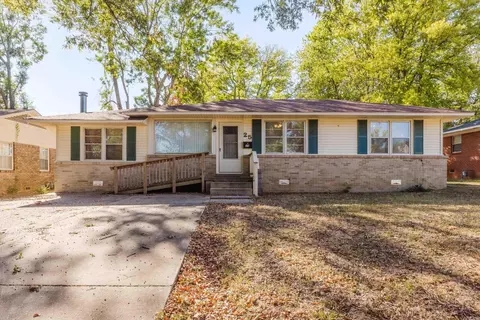 25 Meadowbrook Dr, Little Rock, AR 72205