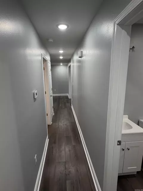 Entry Way - 2213 Crestwood, Pine Bluff, AR 71603 photo 3 of 3