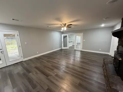 Living - 2213 Crestwood, Pine Bluff, AR 71603 photo 1 of 5